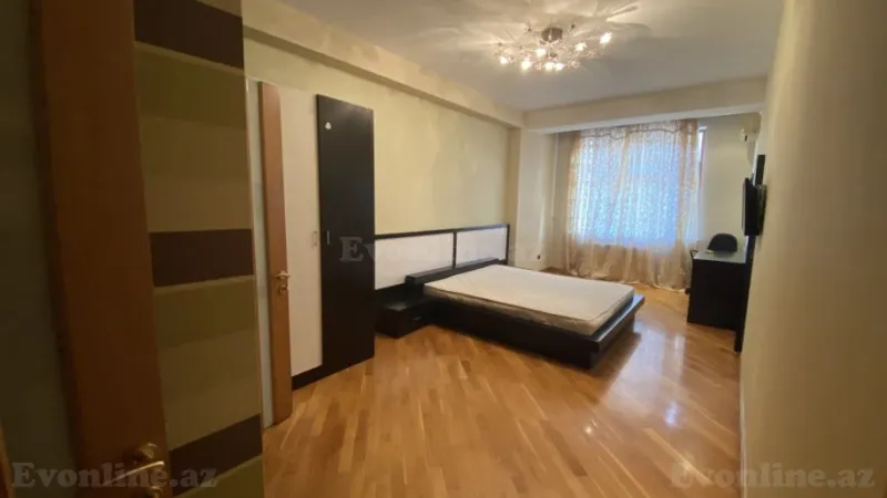 Kirayə verilir 4 otaqlı Mənzil Yeni tikili 220 m² 28 May m. - şəkil 3