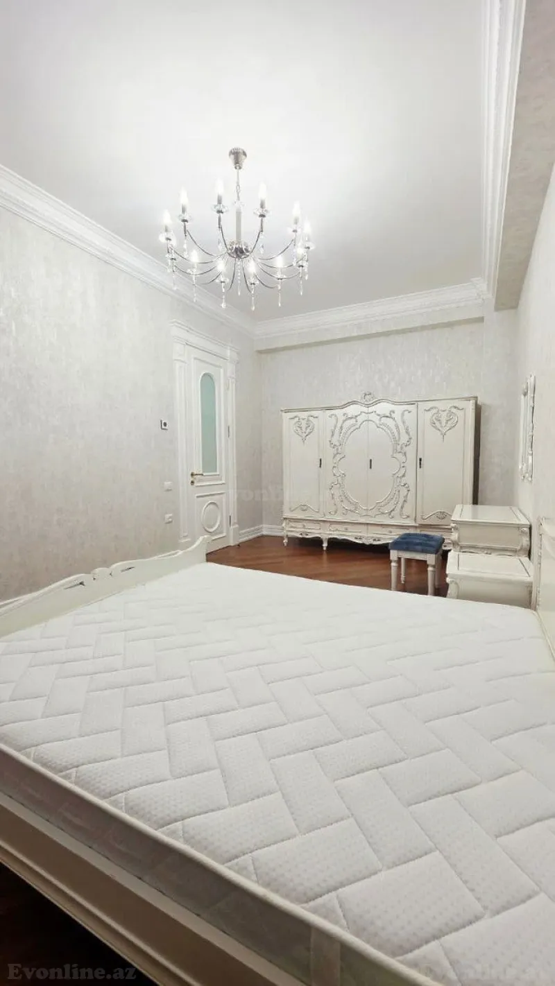 Satılır 4 otaqlı Mənzil Yeni tikili 215 m² Xətai m. - şəkil 8