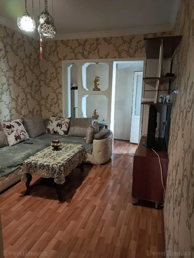 Satılır 3 otaqlı Mənzil Köhnə tikili 65 m² 8-ci mikrorayon