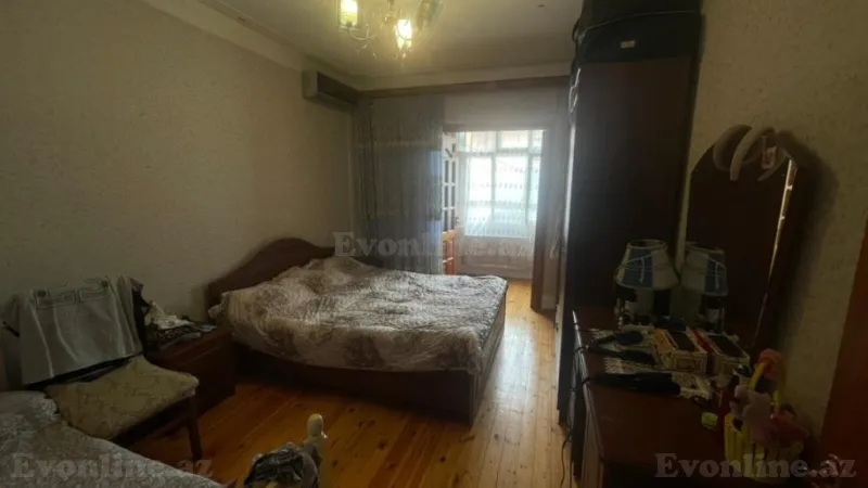 Satılır 3 otaqlı Mənzil Köhnə tikili 72 m² 6-cı mikrorayon