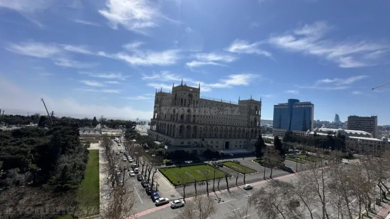 Satılır 4 otaqlı Mənzil Köhnə tikili 120 m² 28 May m. - şəkil 2