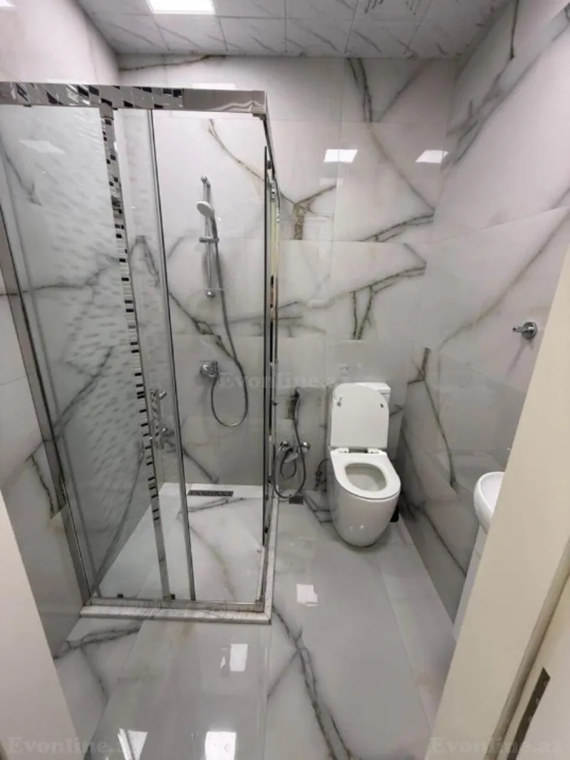 Kirayə verilir 3 otaqlı Mənzil Yeni tikili 160 m² Nərimanov r. - şəkil 12