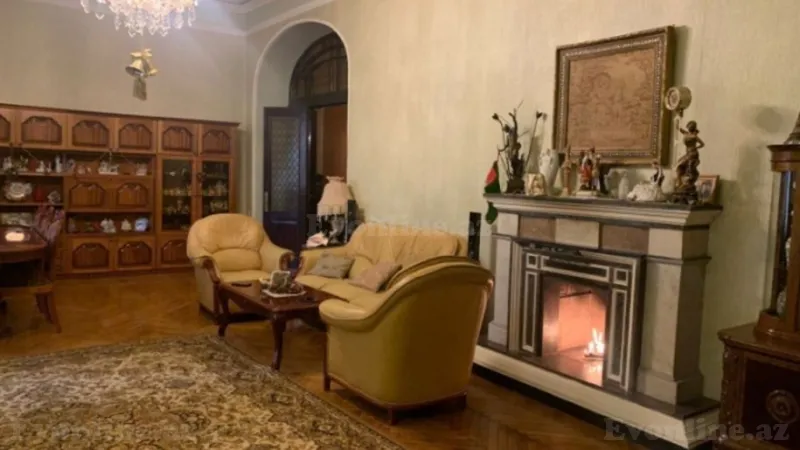 Satılır 6 otaqlı Mənzil Köhnə tikili 220 m² 28 May m. - şəkil 9