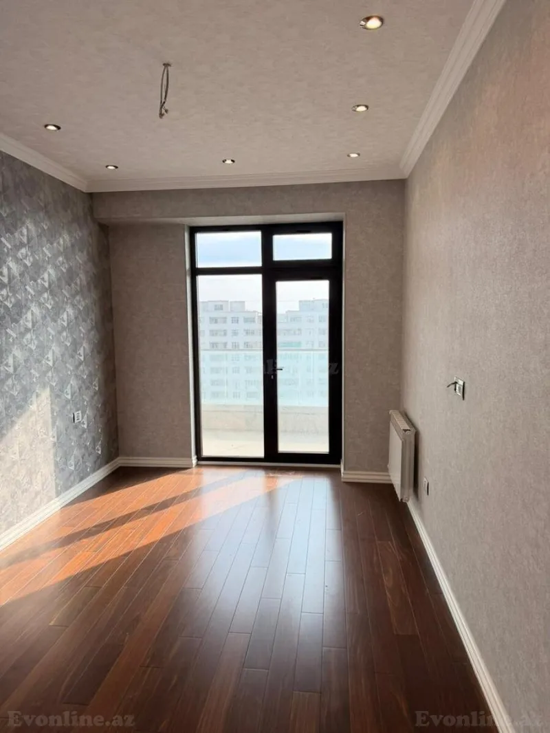 Satılır 7 otaqlı Mənzil Yeni tikili 178 m² 8 Noyabr m. - şəkil 3