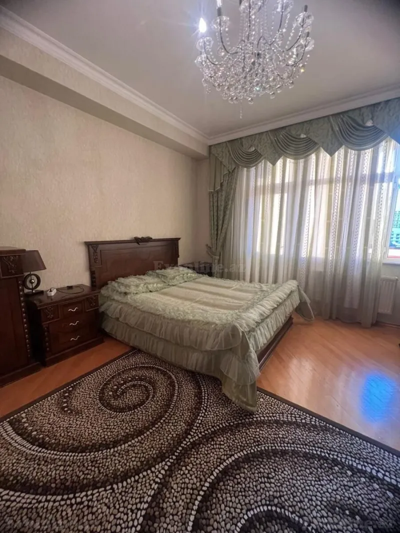 Kirayə verilir 3 otaqlı Mənzil Yeni tikili 135 m² Nərimanov r. - şəkil 6