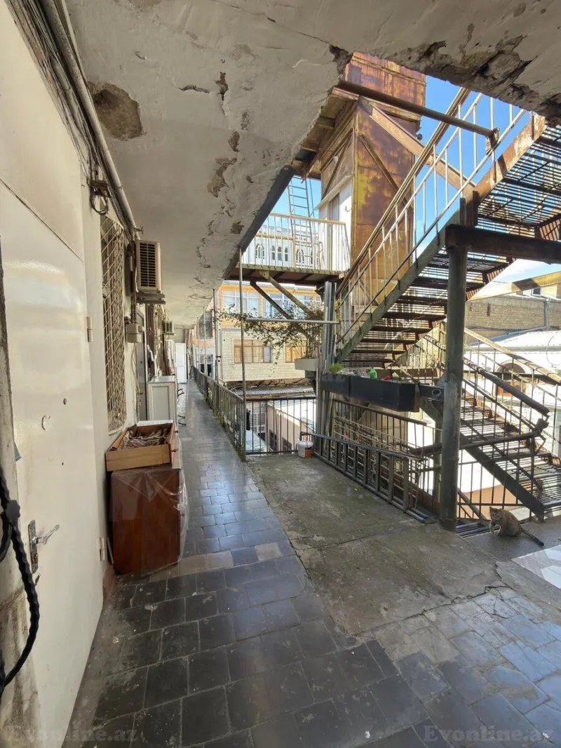Satılır 2 otaqlı Mənzil Köhnə tikili 55 m² Sahil m. - şəkil 16