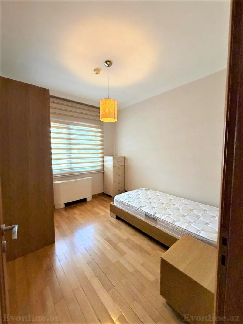 Kirayə verilir 4 otaqlı Mənzil Yeni tikili 170 m² 28 May m. - şəkil 12