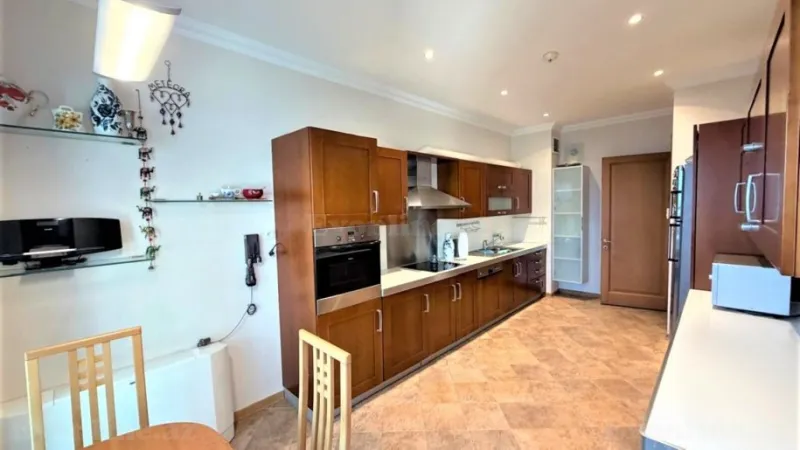 Kirayə verilir 4 otaqlı Mənzil Yeni tikili 170 m² 28 May m. - şəkil 13