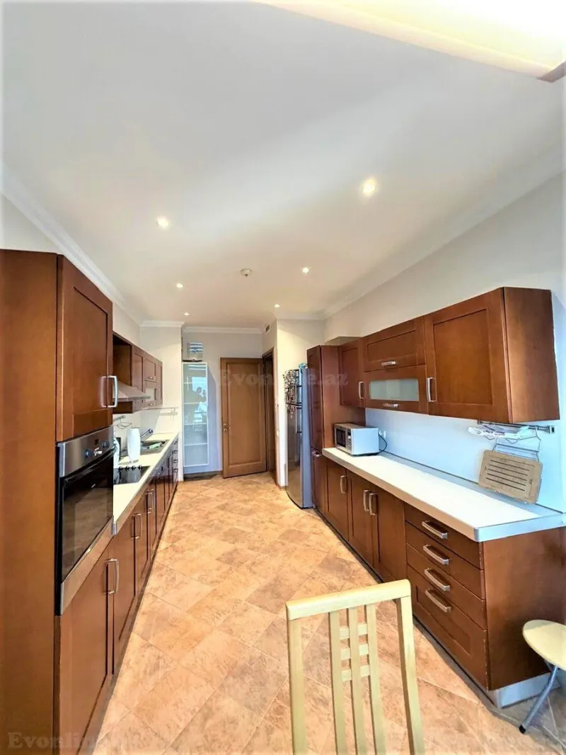 Kirayə verilir 4 otaqlı Mənzil Yeni tikili 170 m² 28 May m. - şəkil 15