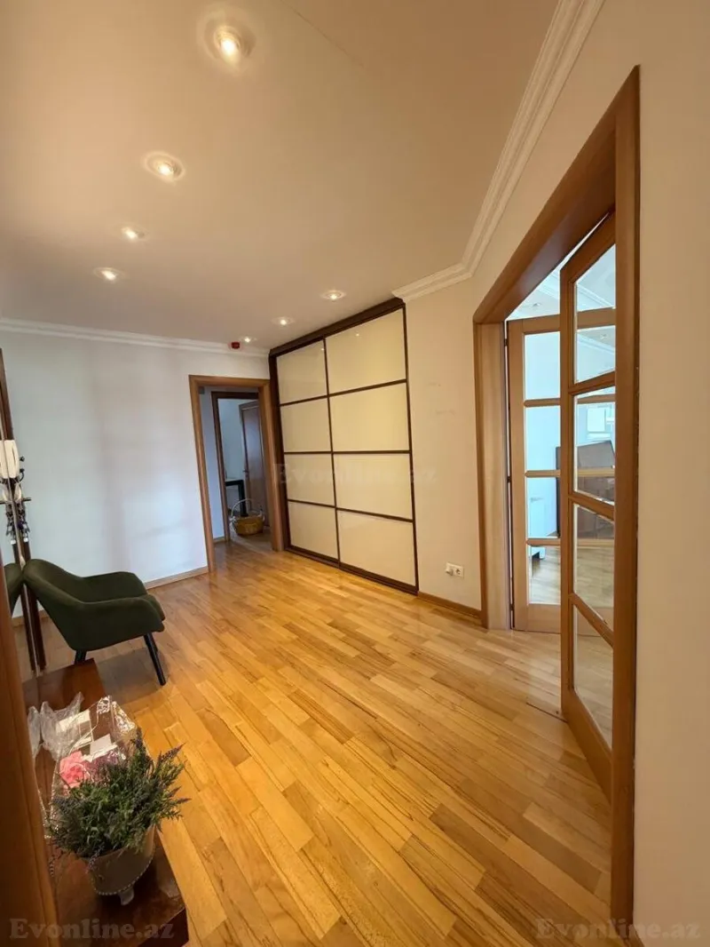 Kirayə verilir 4 otaqlı Mənzil Yeni tikili 170 m² 28 May m. - şəkil 20