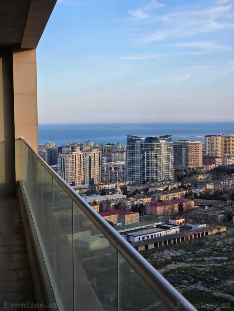 Kirayə verilir 3 otaqlı Mənzil Yeni tikili 148 m² 8 Noyabr m.