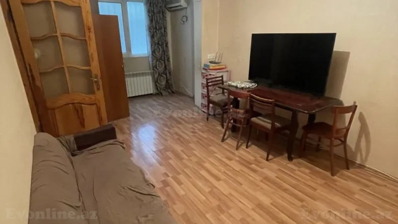 Kirayə verilir 2 otaqlı Mənzil Köhnə tikili 55 m² 1-ci mikrorayon