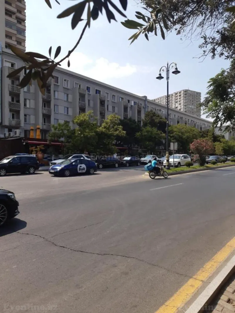 Satılır 2 otaqlı Mənzil Köhnə tikili 60 m² Yasamal r. - şəkil 13