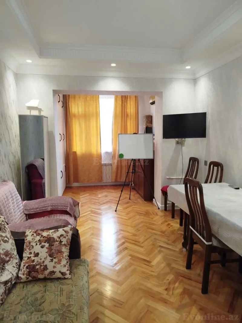 Satılır 3 otaqlı Mənzil Köhnə tikili 60 m² 7-ci mikrorayon