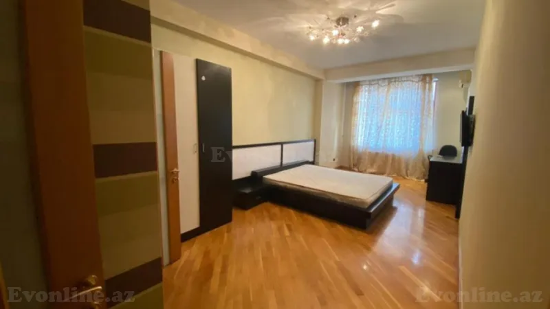 Kirayə verilir 4 otaqlı Mənzil Yeni tikili 220 m² 28 May m. - şəkil 4