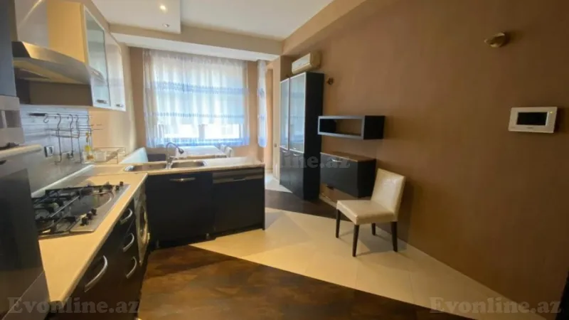 Kirayə verilir 4 otaqlı Mənzil Yeni tikili 220 m² 28 May m. - şəkil 13