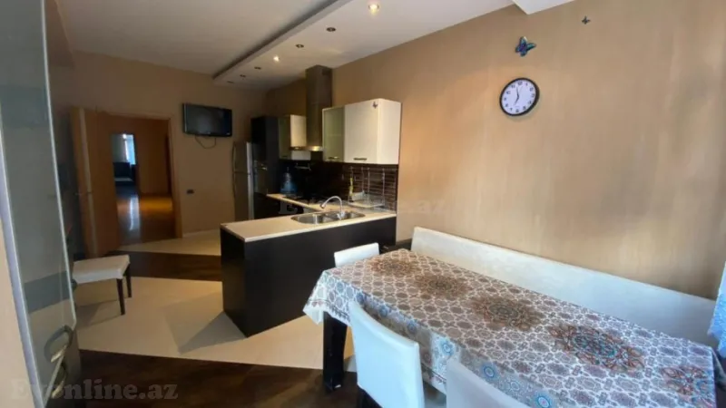 Kirayə verilir 4 otaqlı Mənzil Yeni tikili 220 m² 28 May m. - şəkil 14