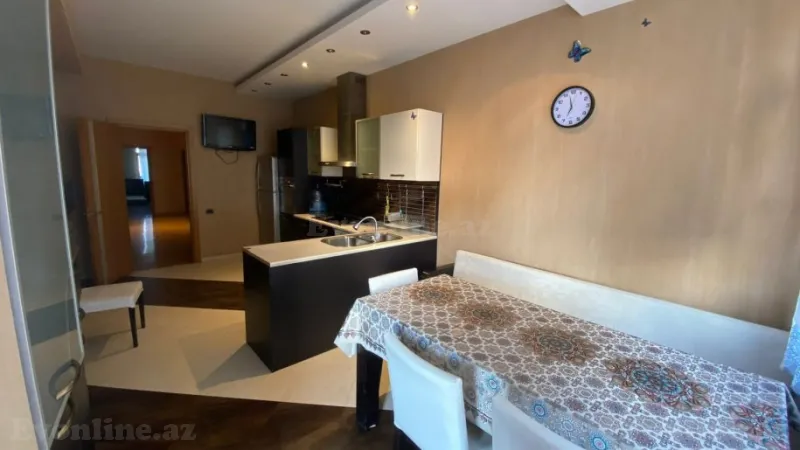 Kirayə verilir 4 otaqlı Mənzil Yeni tikili 220 m² 28 May m. - şəkil 16