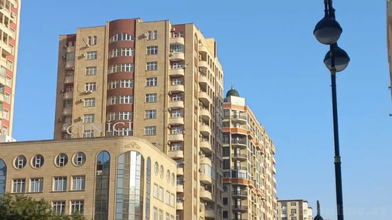 Satılır 4 otaqlı Mənzil Yeni tikili 148 m² Yasamal r. - şəkil 2