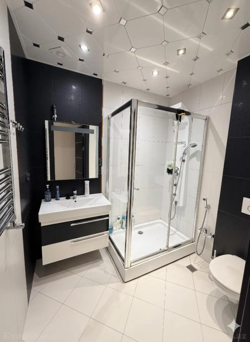 Satılır 4 otaqlı Mənzil Yeni tikili 148 m² Yasamal r. - şəkil 23