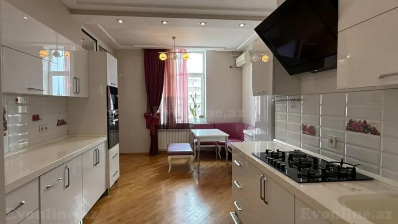 Kirayə verilir 3 otaqlı Mənzil Yeni tikili 160 m² Elmlər Akademiyası m.