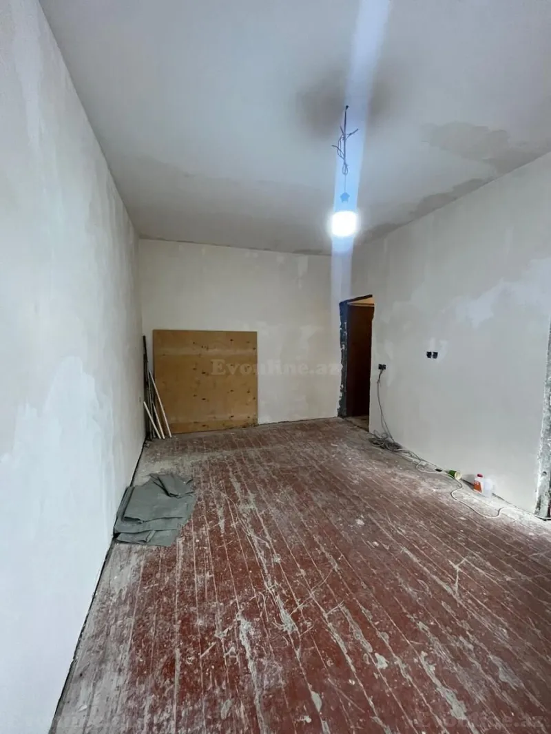 Satılır 1 otaqlı Mənzil Köhnə tikili 38 m² 4-cü mikrorayon