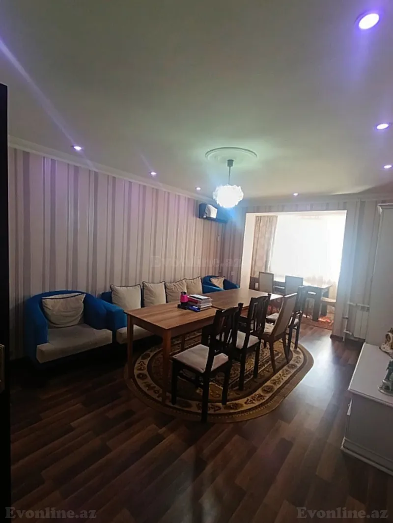 Satılır 3 otaqlı Mənzil Köhnə tikili 70 m² Neftçilər m.