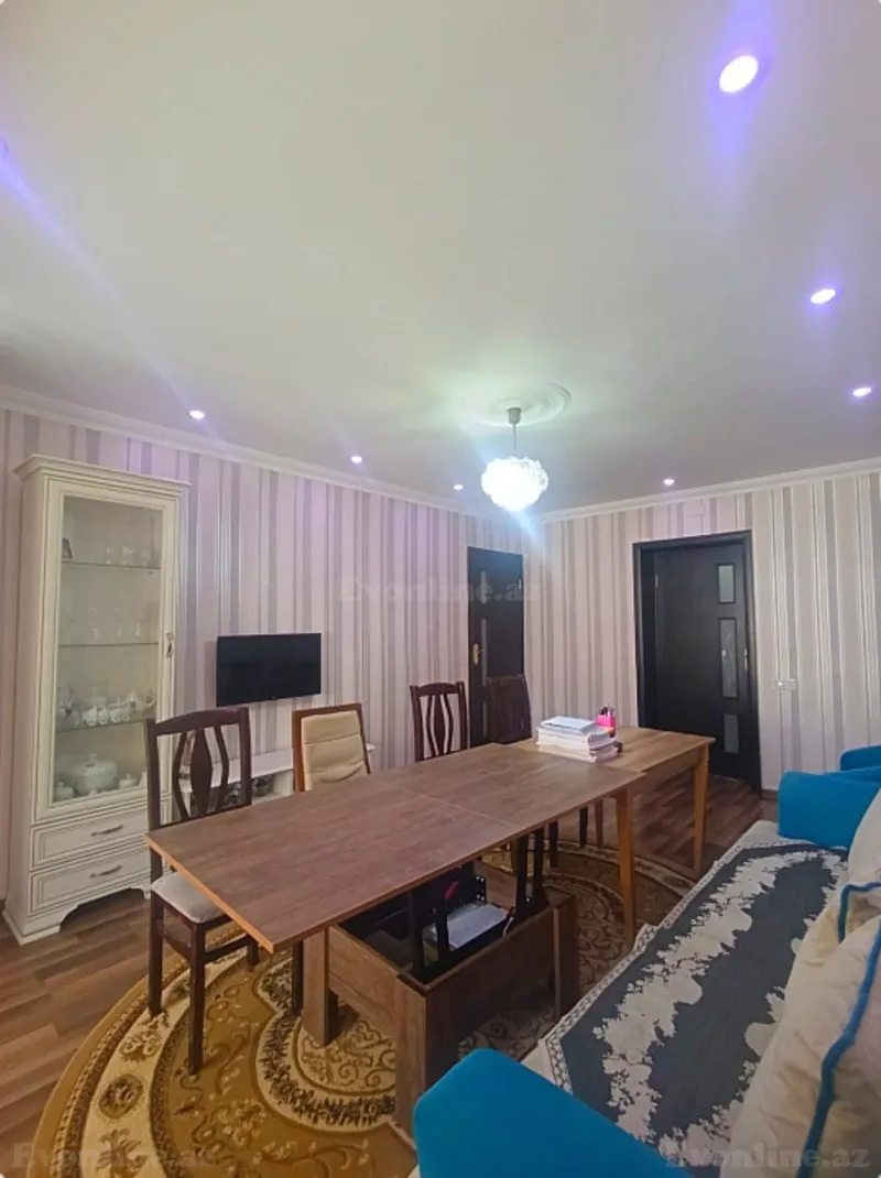 Satılır 3 otaqlı Mənzil Köhnə tikili 70 m² Neftçilər m. - şəkil 2