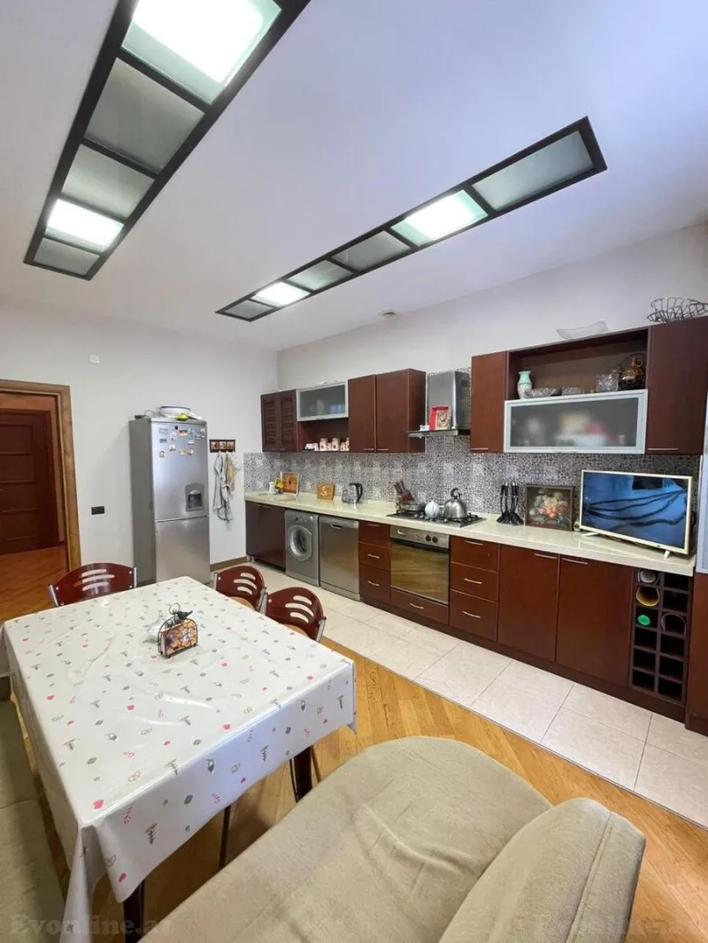 Kirayə verilir 3 otaqlı Mənzil Yeni tikili 180 m² Nəsimi r. - şəkil 11