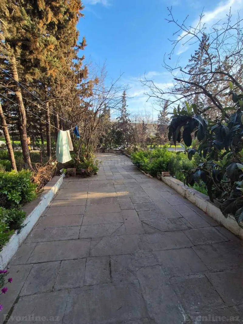 Satılır 3 otaqlı Mənzil Köhnə tikili 70 m² Xalqlar Dostluğu m.