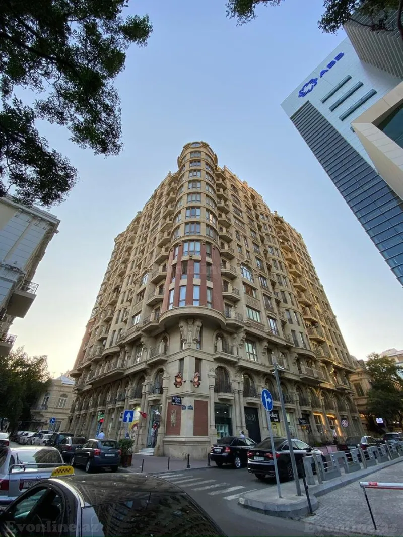 Kirayə verilir 4 otaqlı Mənzil Yeni tikili 210 m² 28 May m. - şəkil 14