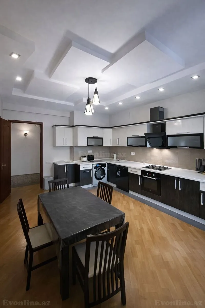 Kirayə verilir 4 otaqlı Mənzil Yeni tikili 210 m² 28 May m. - şəkil 16