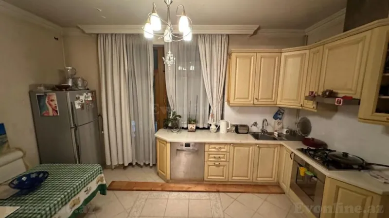 Satılır 4 otaqlı Mənzil Köhnə tikili 160 m² Nəriman Nərimanov m. - şəkil 3