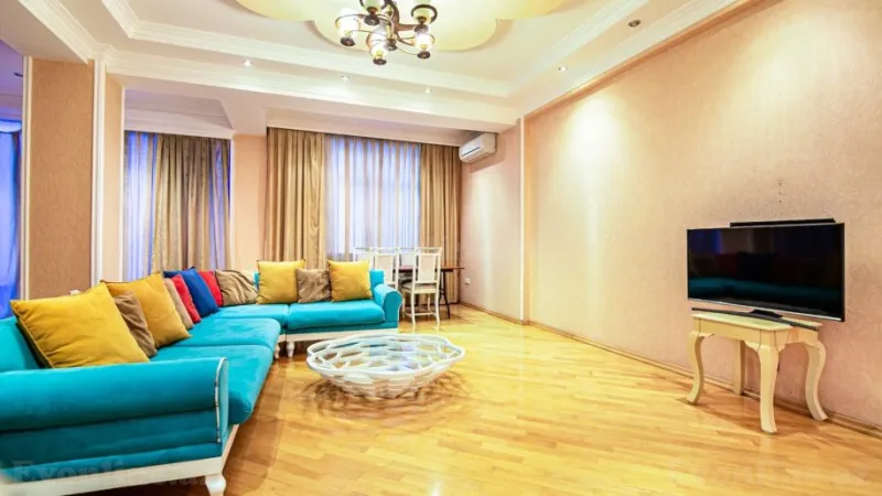 Kirayə verilir 2 otaqlı Mənzil Yeni tikili 125 m² 28 May m. - şəkil 2