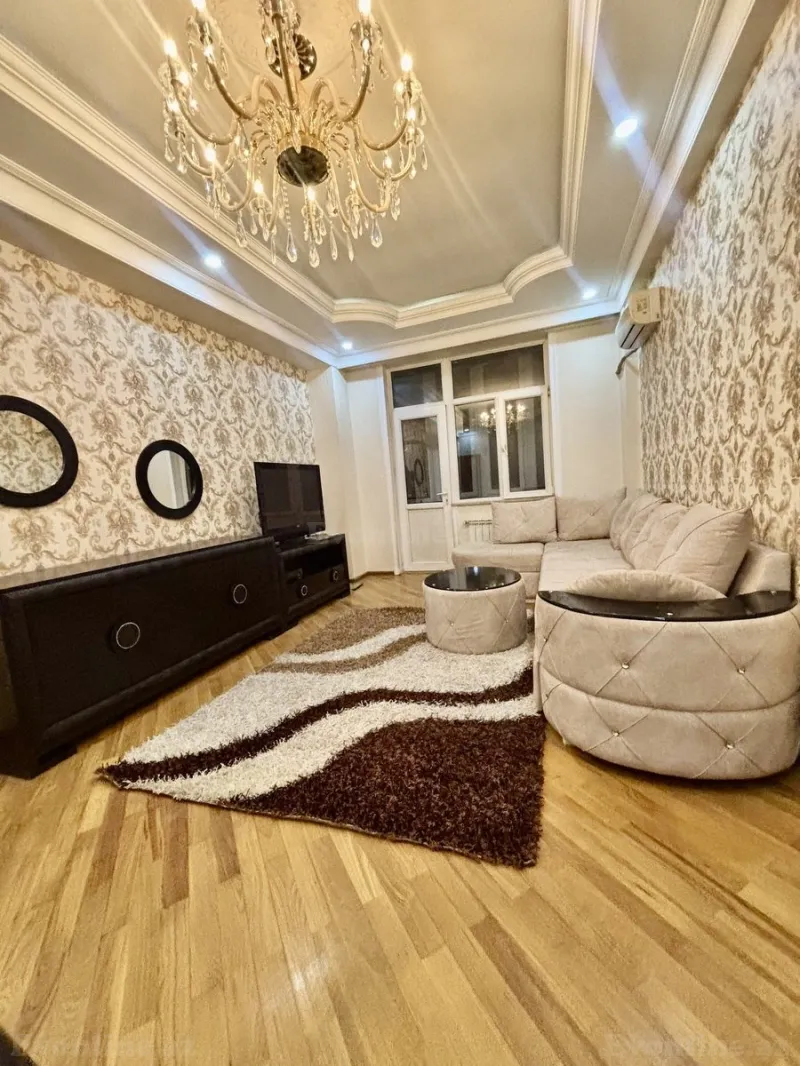 Satılır 3 otaqlı Mənzil Yeni tikili 130 m² 8 Noyabr m.
