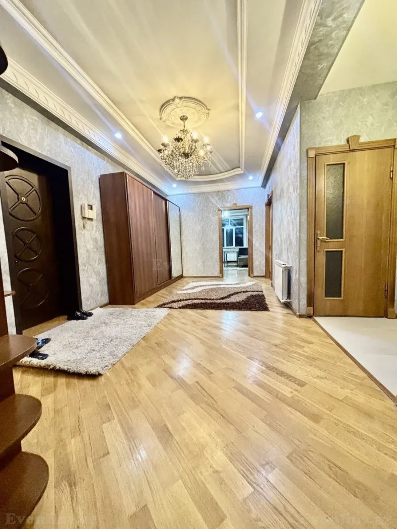 Satılır 3 otaqlı Mənzil Yeni tikili 130 m² 8 Noyabr m. - şəkil 11