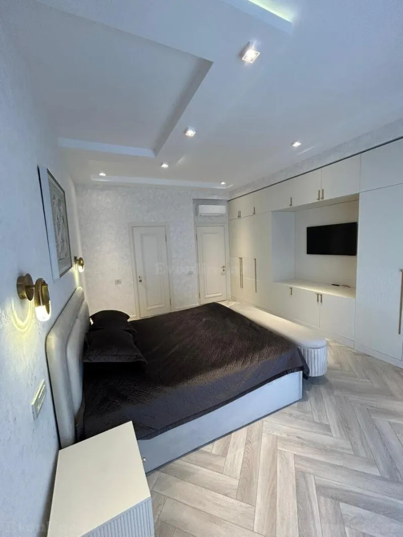 Kirayə verilir 3 otaqlı Mənzil Yeni tikili 140 m² Xətai r. - şəkil 7