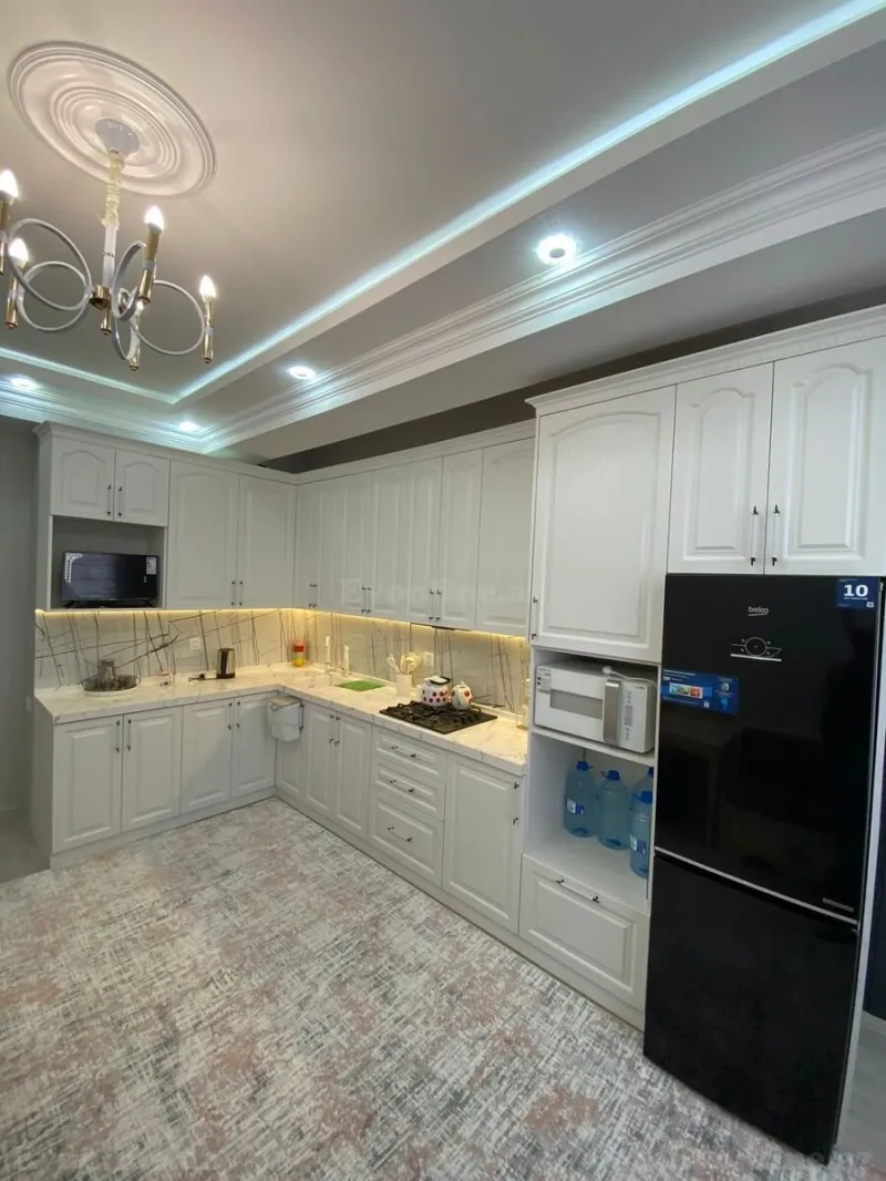 Kirayə verilir 3 otaqlı Mənzil Yeni tikili 170 m² Xətai m. - şəkil 2