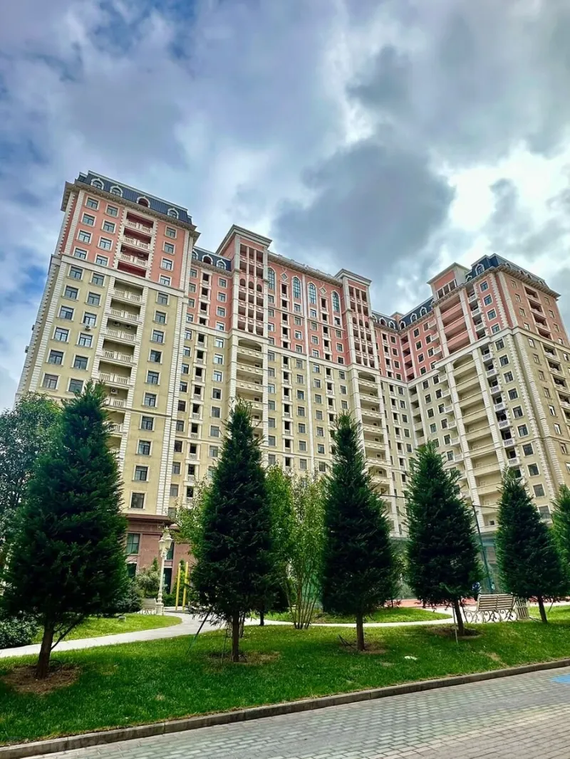 Satılır 3 otaqlı Mənzil Yeni tikili 142 m² Elmlər Akademiyası m. - şəkil 2