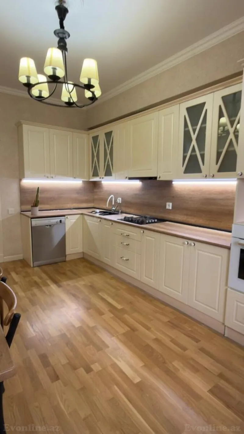 Kirayə verilir 3 otaqlı Mənzil Yeni tikili 120 m² Səbail r. - şəkil 2