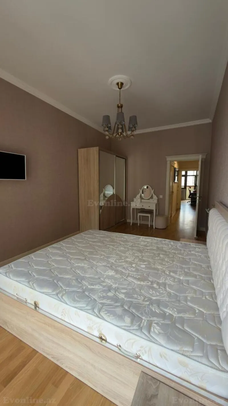 Kirayə verilir 3 otaqlı Mənzil Yeni tikili 120 m² Səbail r. - şəkil 8