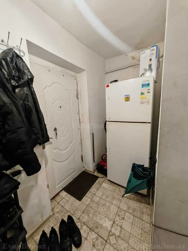 Satılır 2 otaqlı Mənzil Köhnə tikili 44 m² Elmlər Akademiyası m.