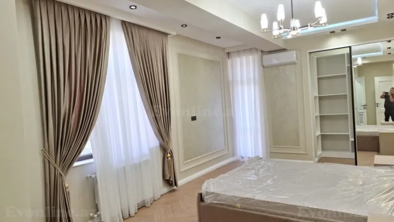 Satılır 4 otaqlı Mənzil Yeni tikili 140 m² 8 Noyabr m. - şəkil 4