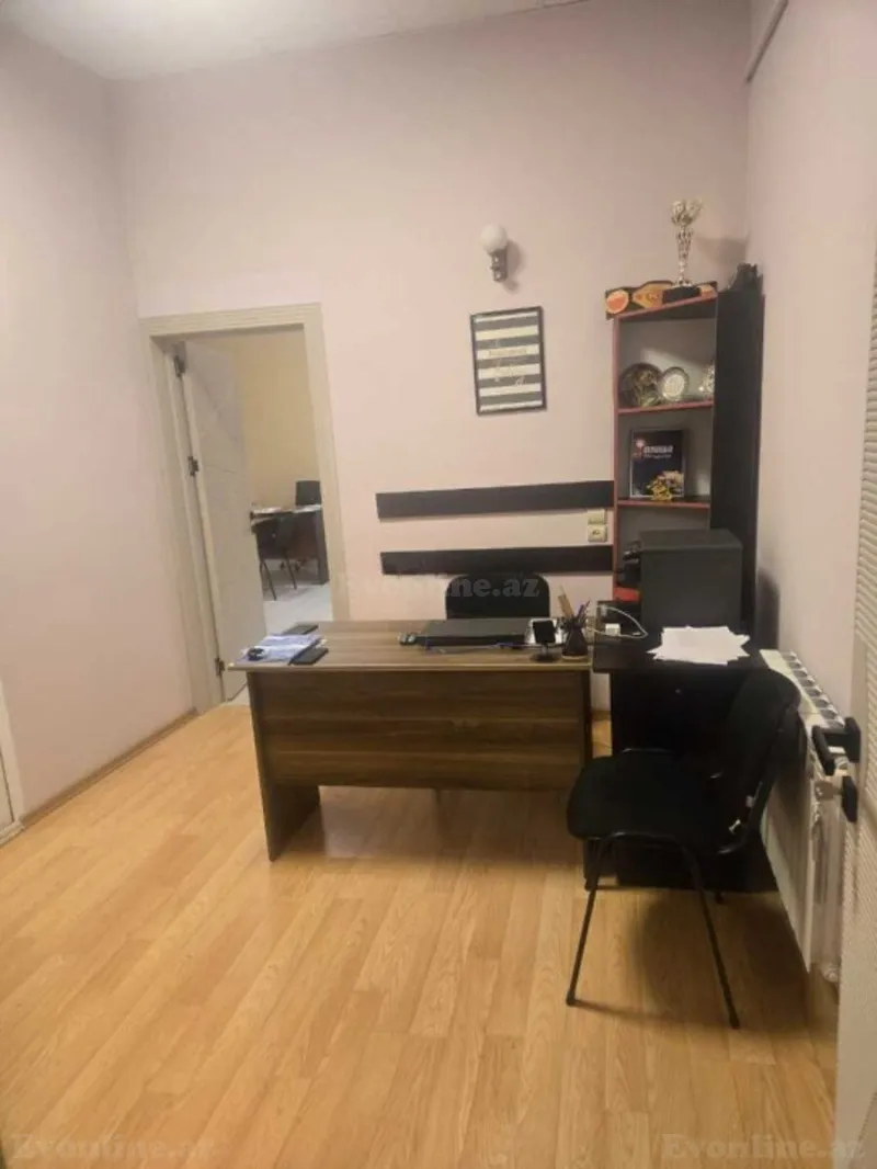 Bakı, Yasamal r., İnşaatçılar m.da 3 otaqlı ofis kirayə verilir