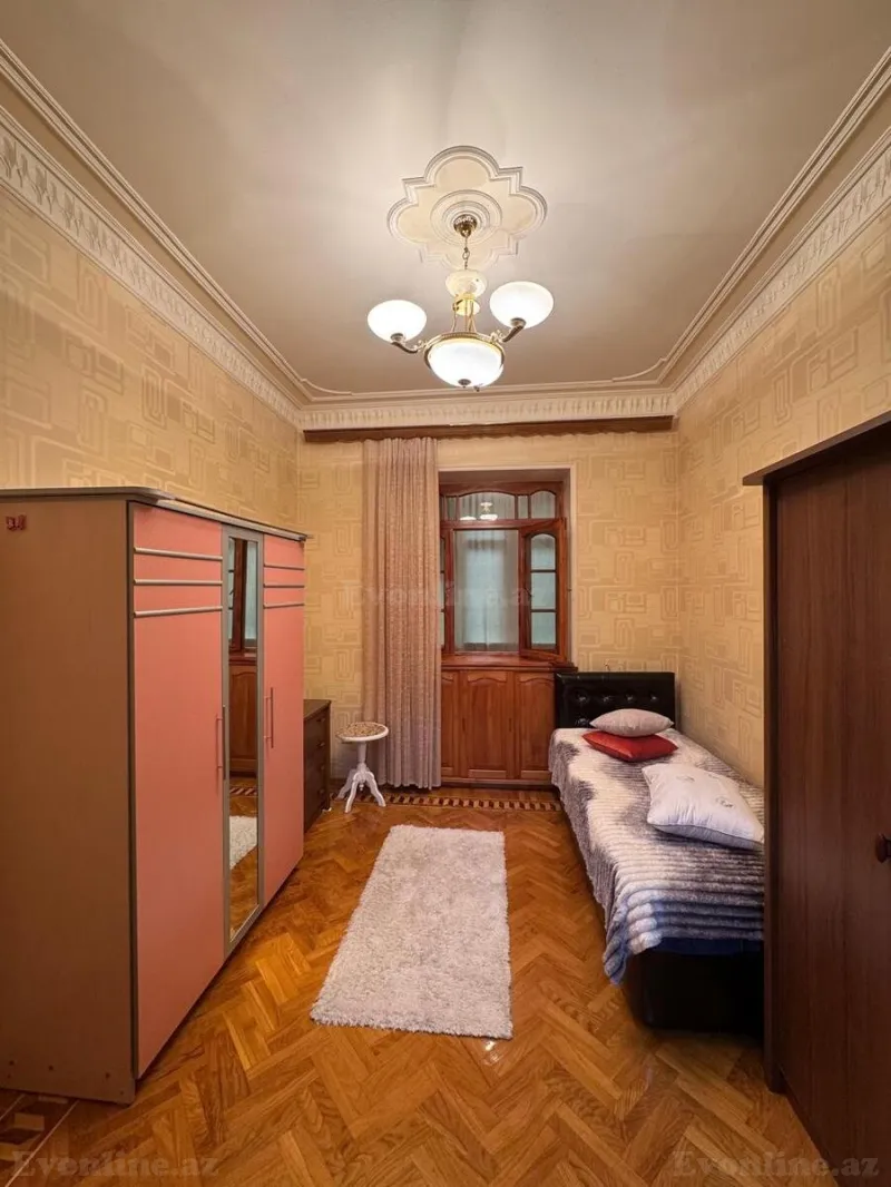 Satılır 5 otaqlı Mənzil Köhnə tikili 150 m² Elmlər Akademiyası m. - şəkil 6