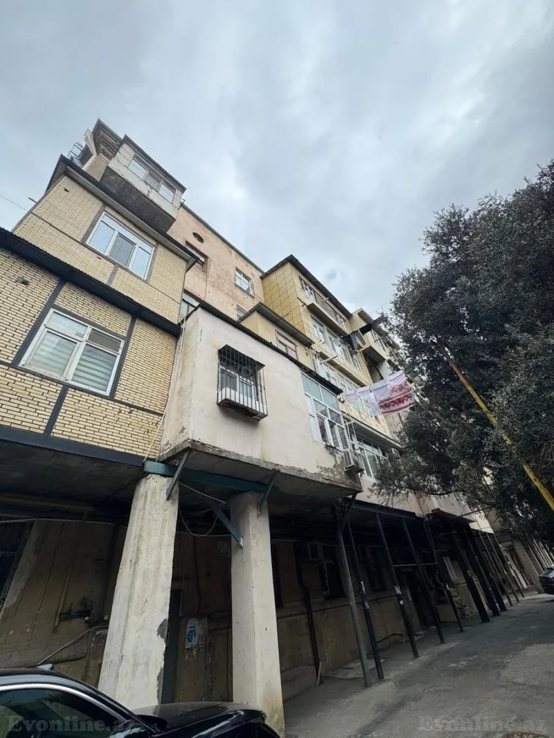 Satılır 5 otaqlı Mənzil Köhnə tikili 150 m² Elmlər Akademiyası m. - şəkil 13