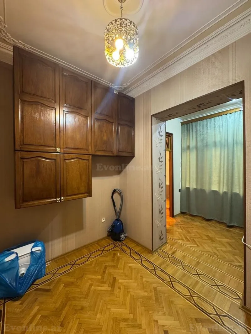 Satılır 5 otaqlı Mənzil Köhnə tikili 150 m² Elmlər Akademiyası m. - şəkil 20