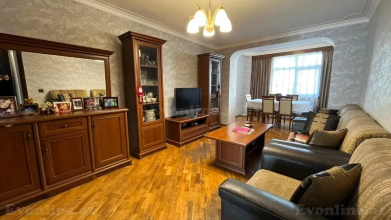 Satılır 3 otaqlı Mənzil Köhnə tikili 80 m² Gənclik m. - şəkil 2