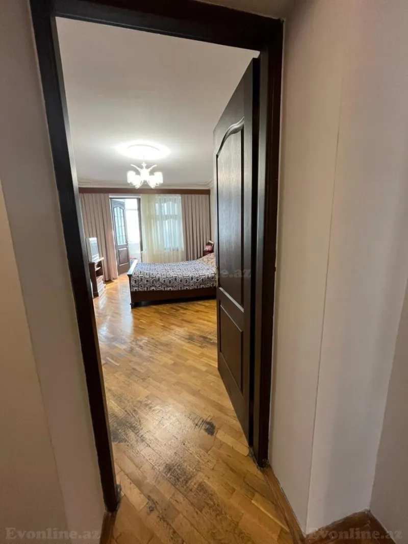 Satılır 3 otaqlı Mənzil Köhnə tikili 80 m² Gənclik m. - şəkil 8