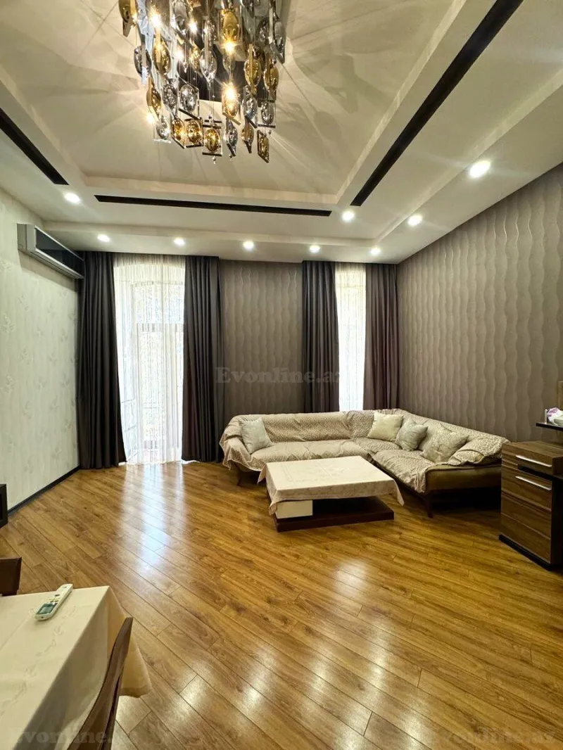 Kirayə verilir 3 otaqlı Mənzil Köhnə tikili 120 m² İçərişəhər m.